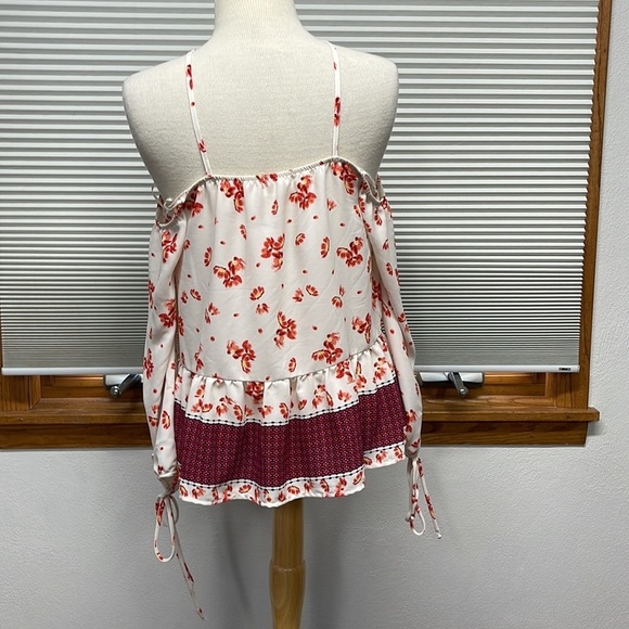 Sienna Sky NWT White and Pink Floral Print Cold Shoulder Peplum Top Size XS - Picture 6 of 10